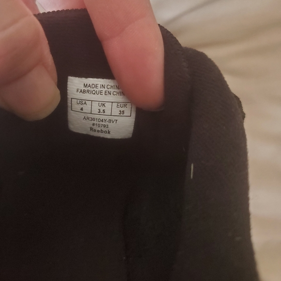 Vince Women's Cantara Black Leather Slip-on Sneaker. - Picture 13 of 14